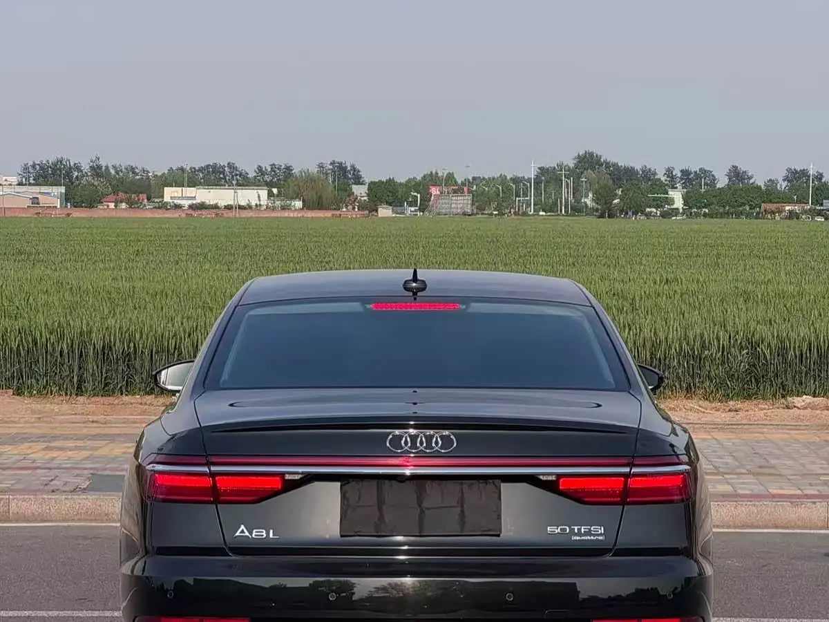 Audi A8 2021 — Photo 9/10