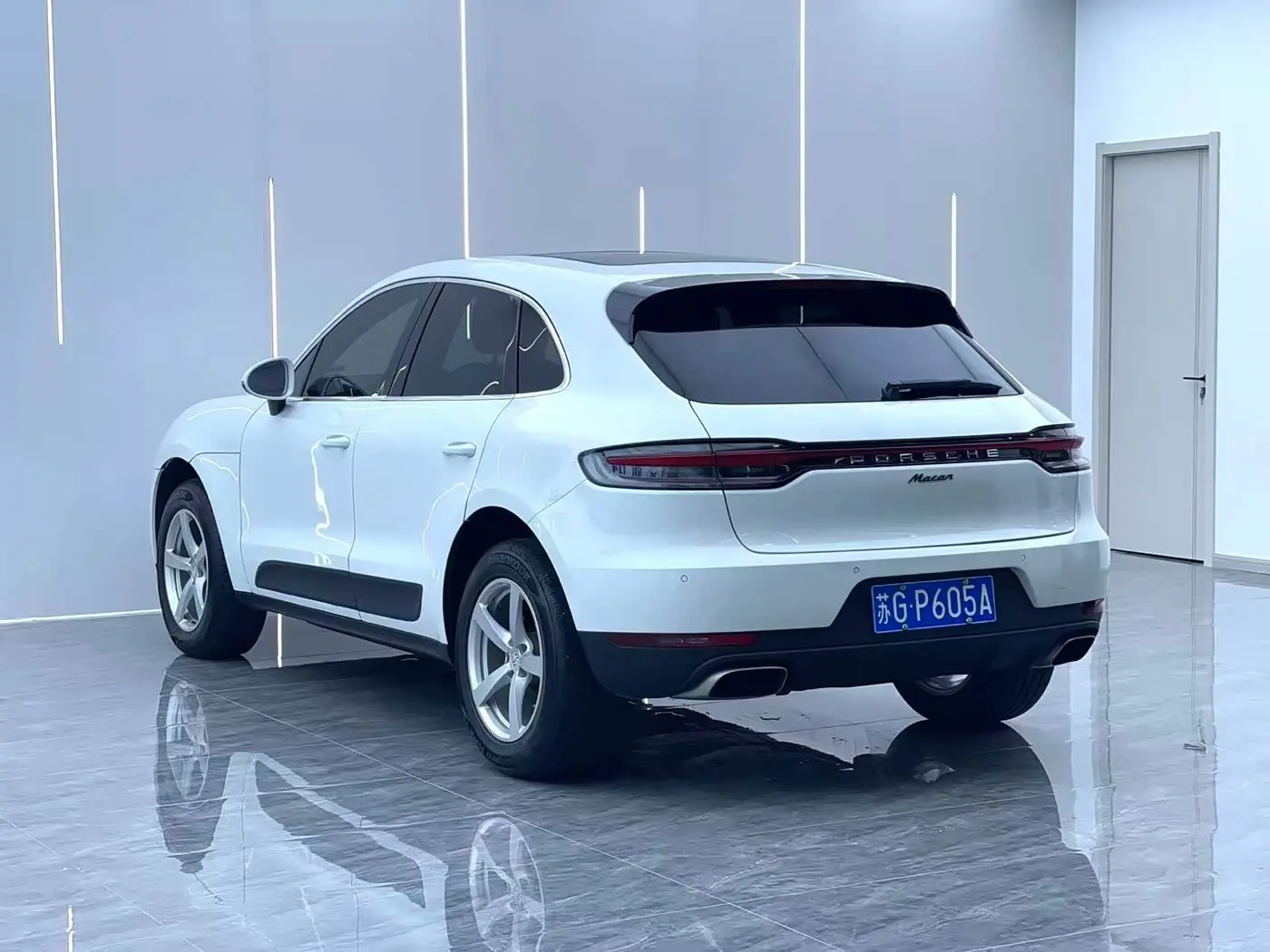 Porsche Macan 2019 — Photo 15/15