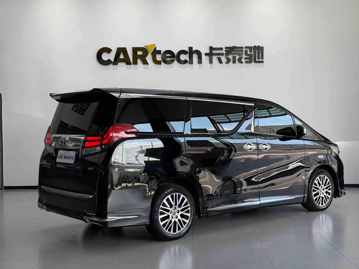 Toyota Alphard 2018 — Фото 3/12