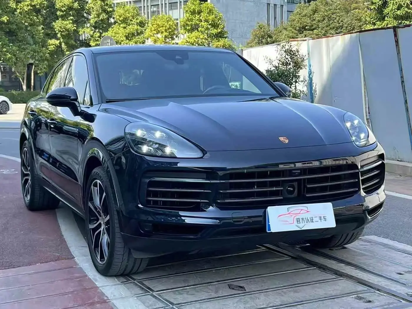 Porsche Cayenne 2023 — Photo 3/10