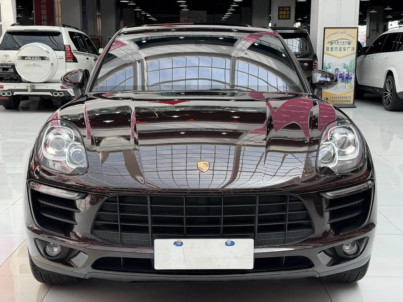 Porsche Macan 2018 — Фото 2/17