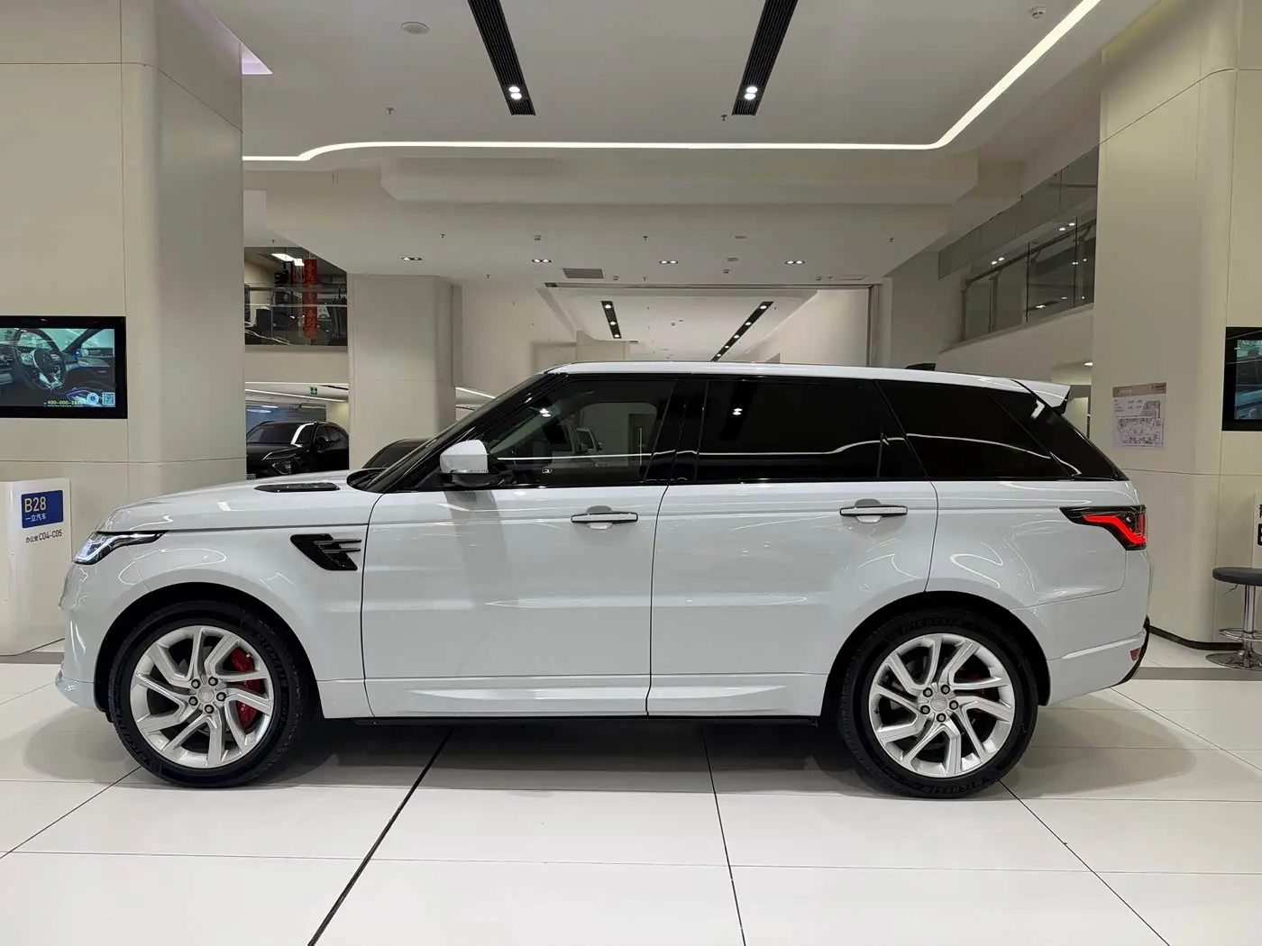 Land Rover Range Rover Sport 2018 — Photo 3/15