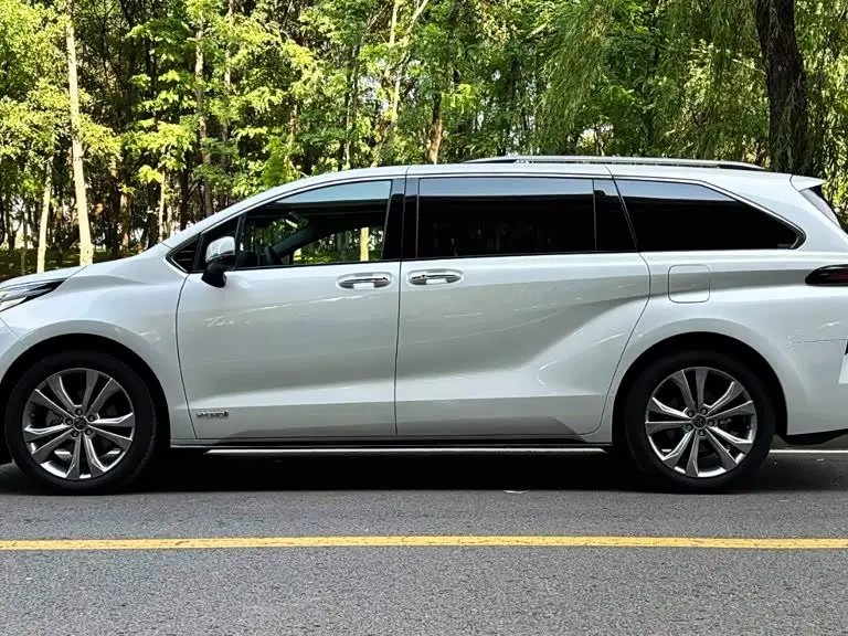Toyota Sienna 2024 — Photo 5/19