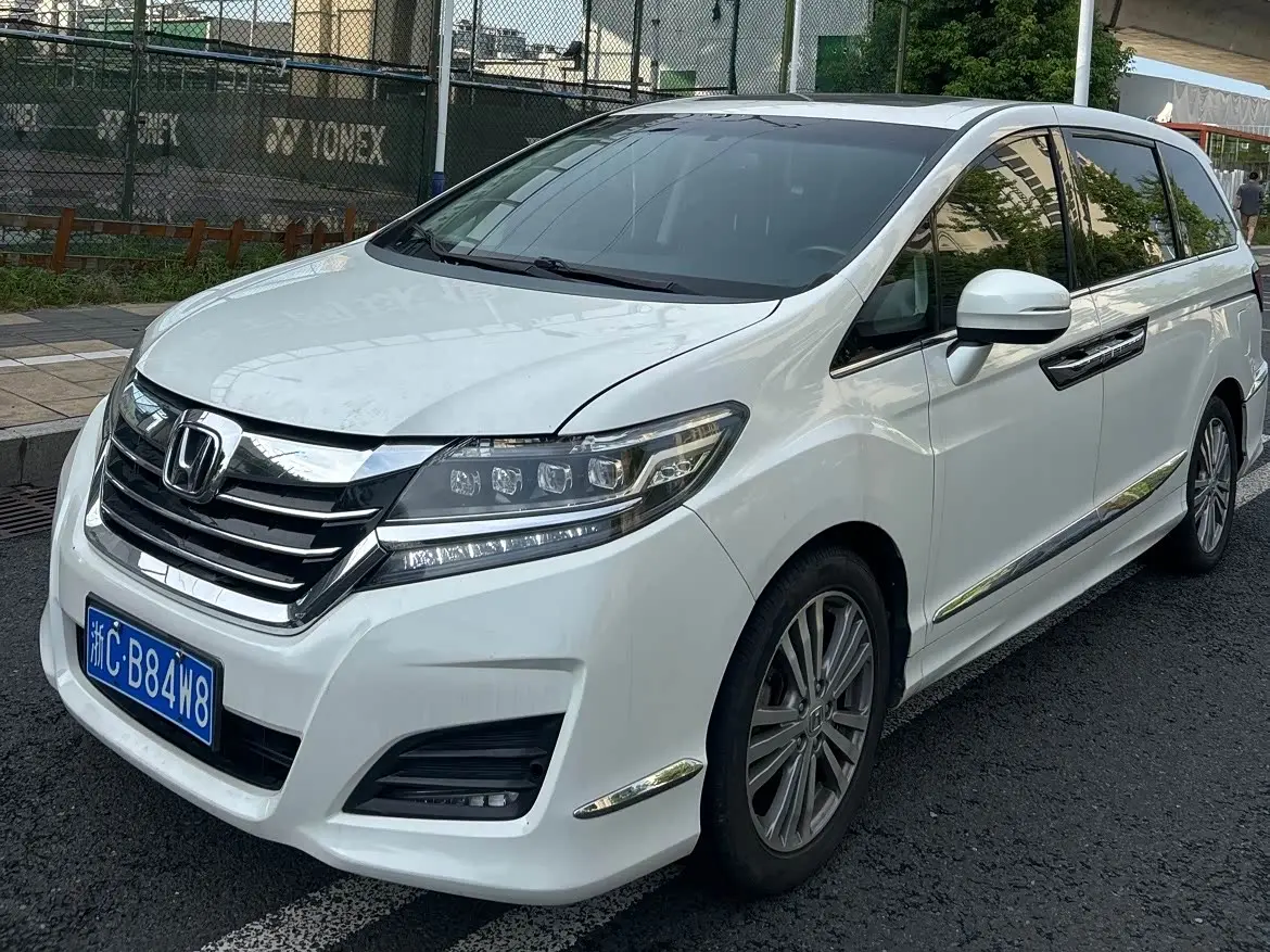 Honda Elysion 2019 — Photo 1/20