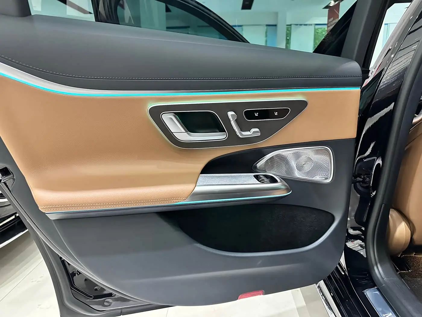 Mercedes-Benz E-Class 2026 — Photo 12/20