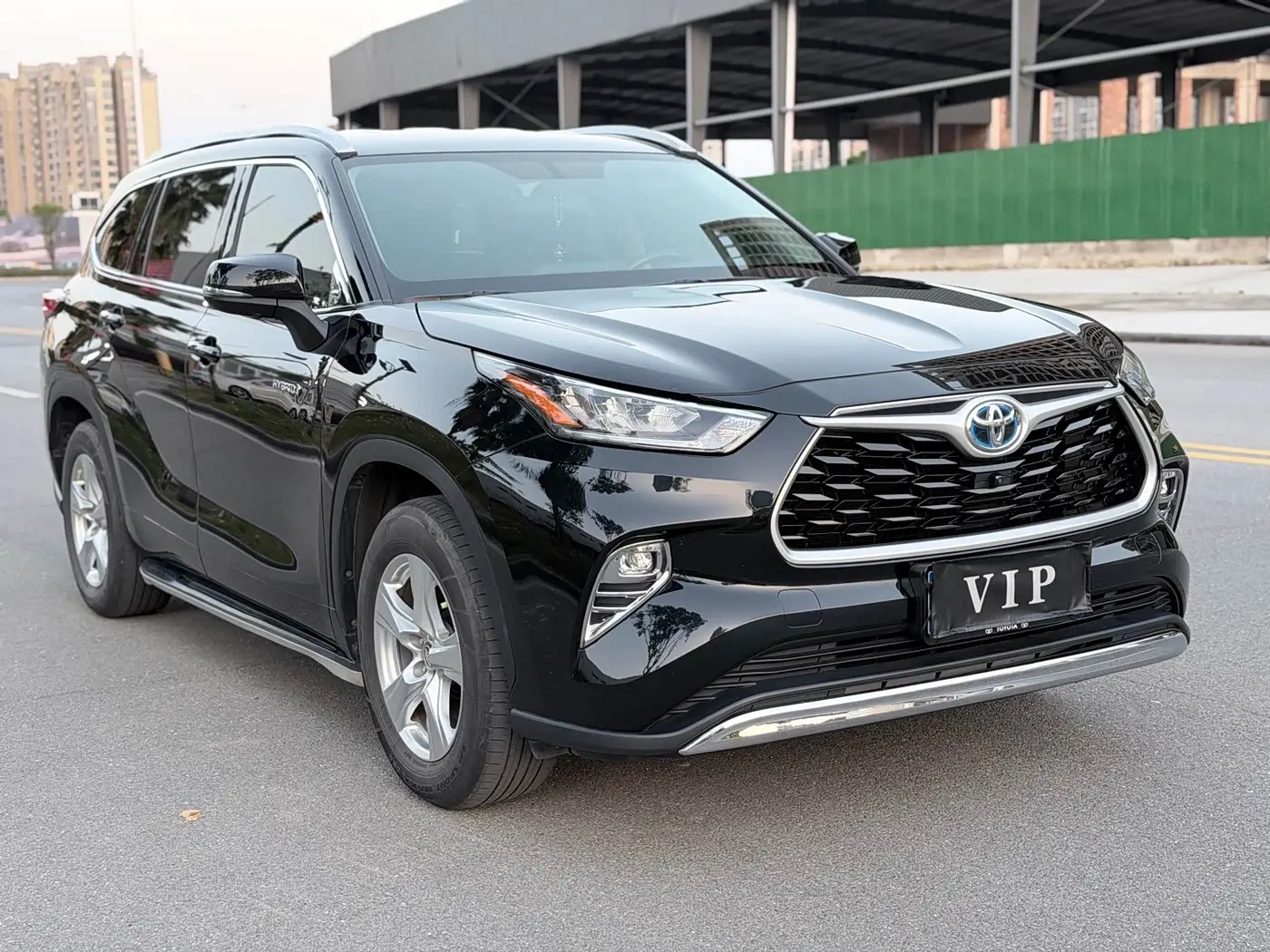 Toyota Highlander 2022 — Фото 3/15