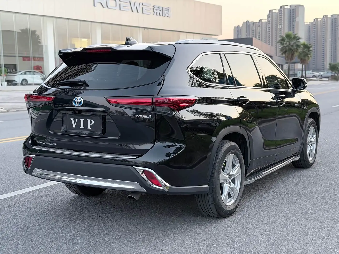 Toyota Highlander 2022 — Фото 5/15