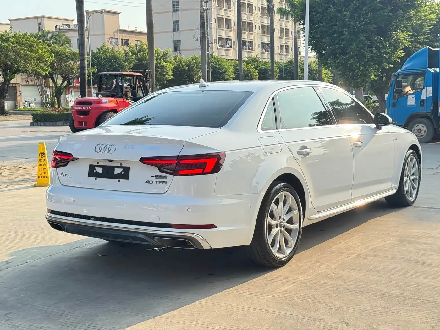Audi A4L 2019 — Фото 15/20