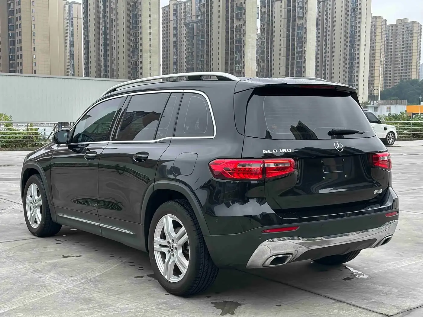 Mercedes-Benz GLB 2022 — Фото 4/20