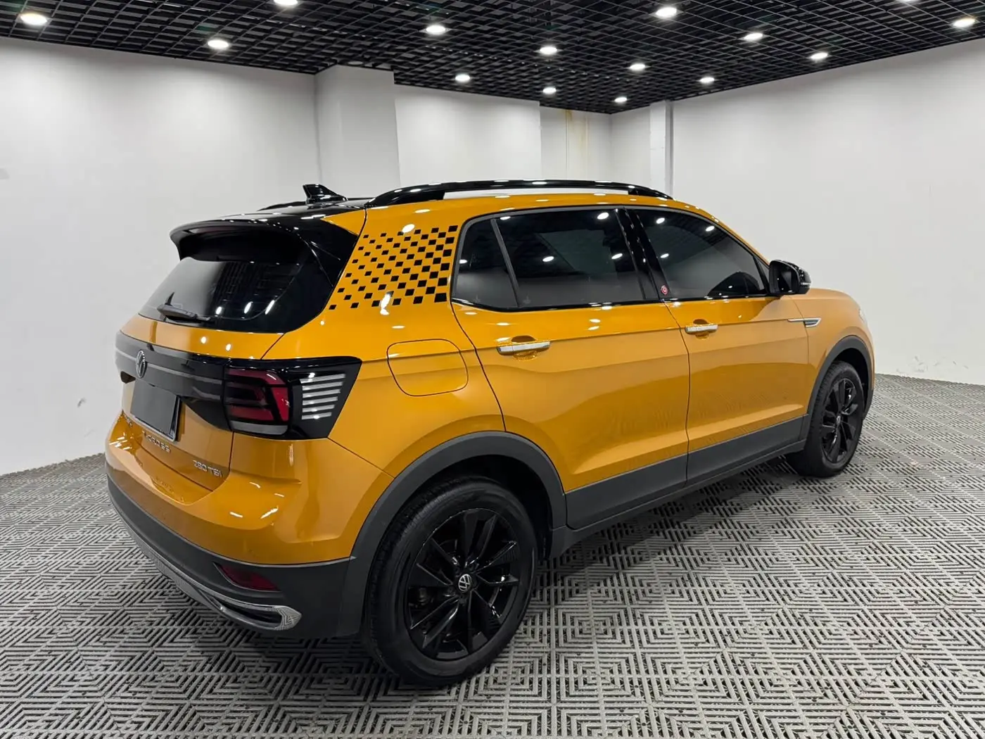 Volkswagen T-Cross 2023 — Фото 7/9