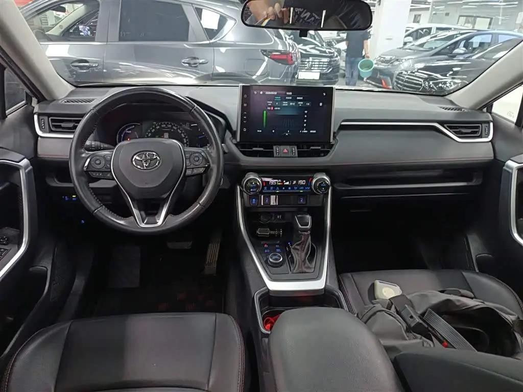 Toyota Wildlander New Energy 2023 — Photo 10/20
