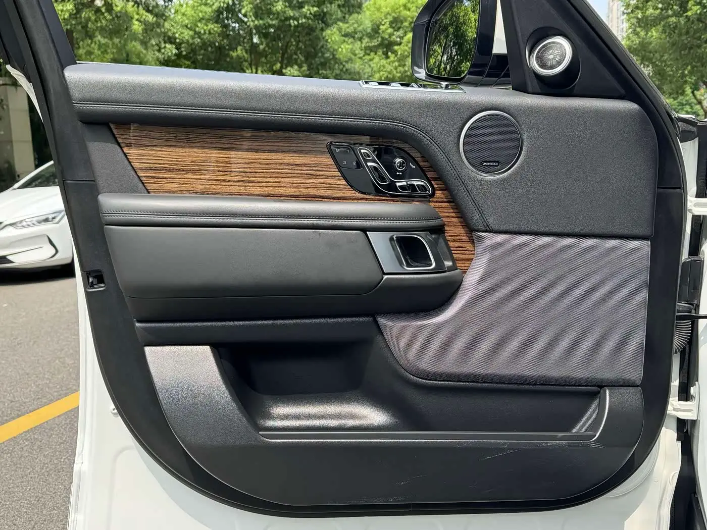Land Rover Range Rover 2019 — Фото 18/20