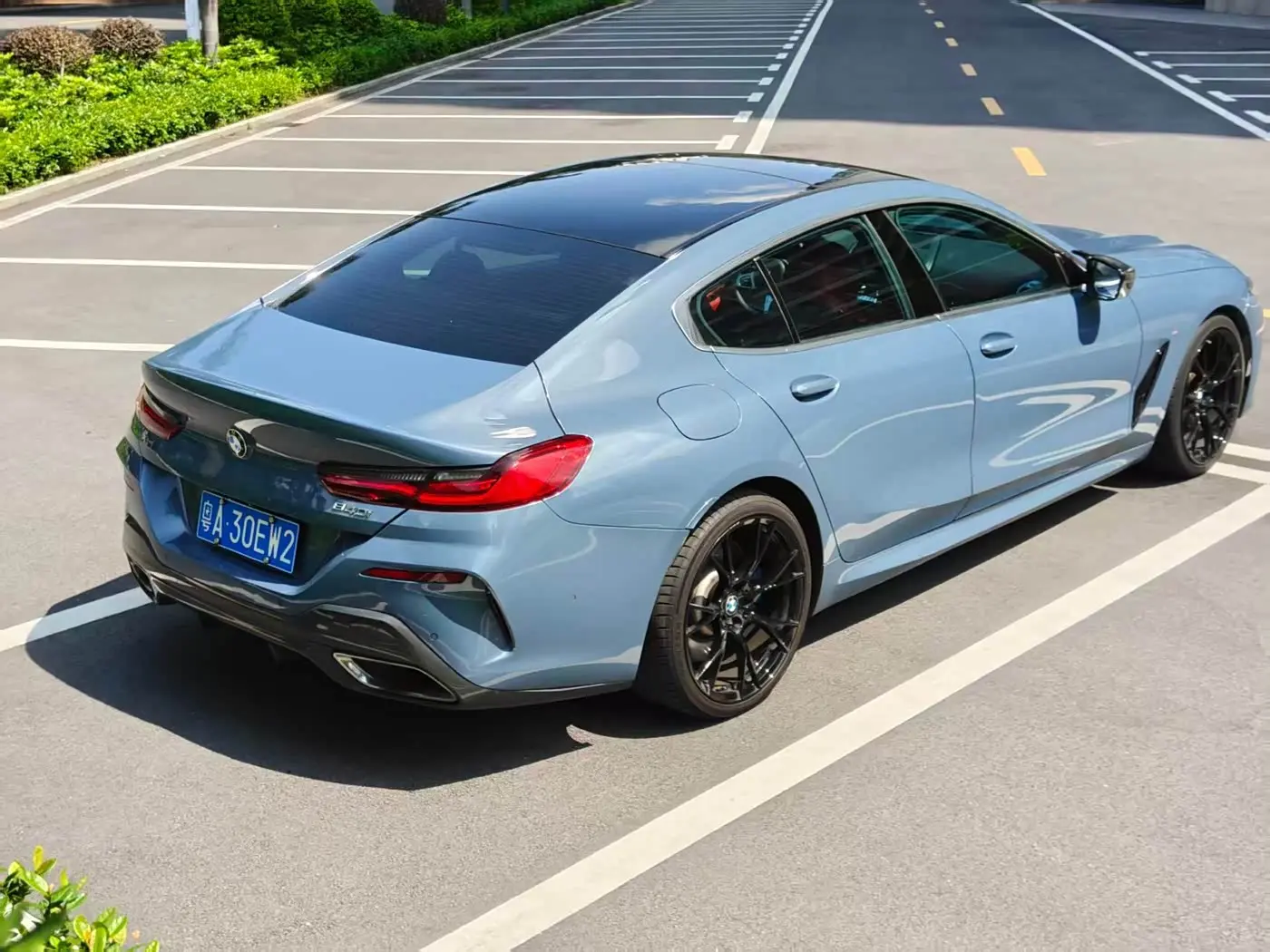 BMW 8 Series 2020 — Photo 7/11