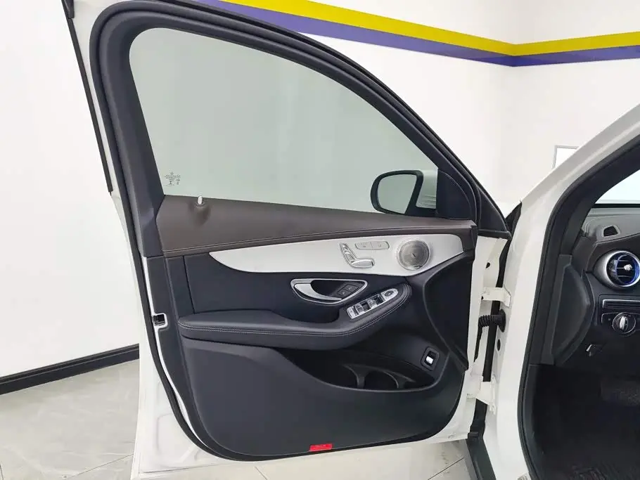 Mercedes-Benz GLC 2021 — Photo 7/16
