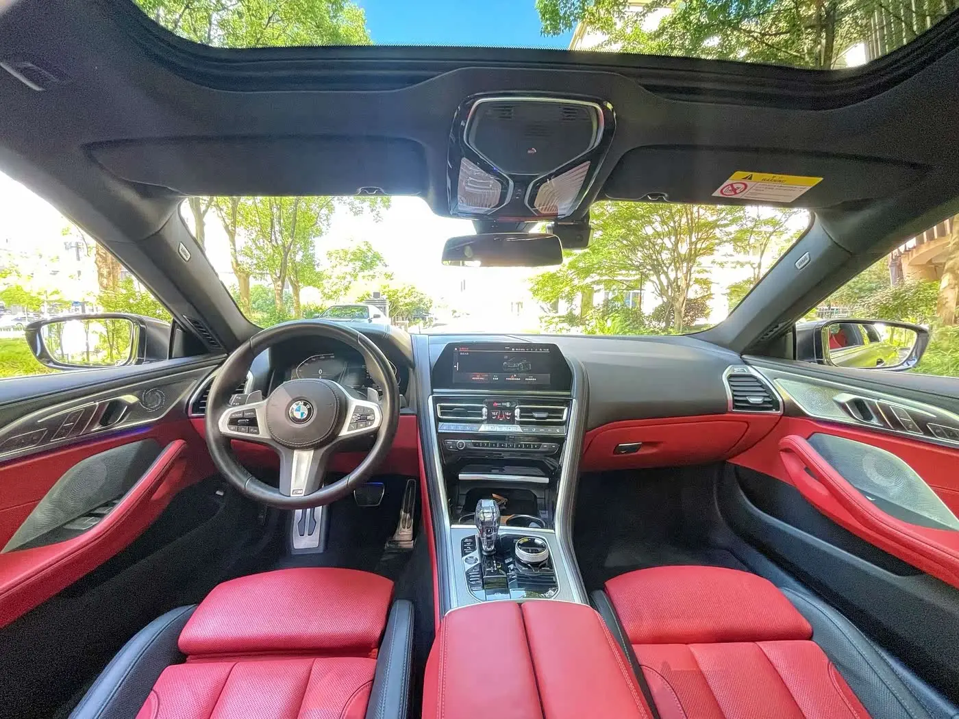 BMW 8 Series 2022 — Photo 13/13