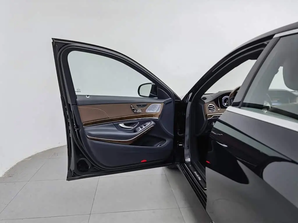 Mercedes-Benz S-Class 2017 — Photo 8/20