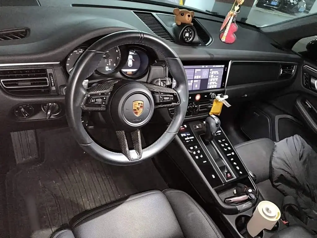 Porsche Macan 2023 — Photo 10/20