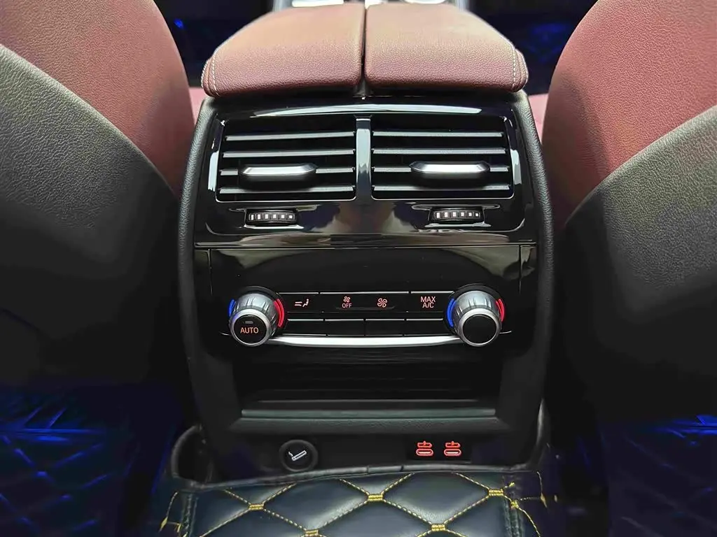 BMW 5 Series 2021 — ფოტო 9/17