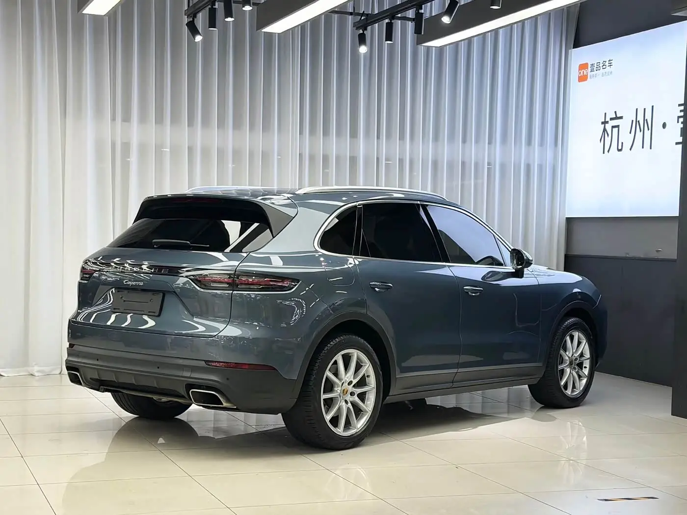 Porsche Cayenne 2019 — Photo 4/17
