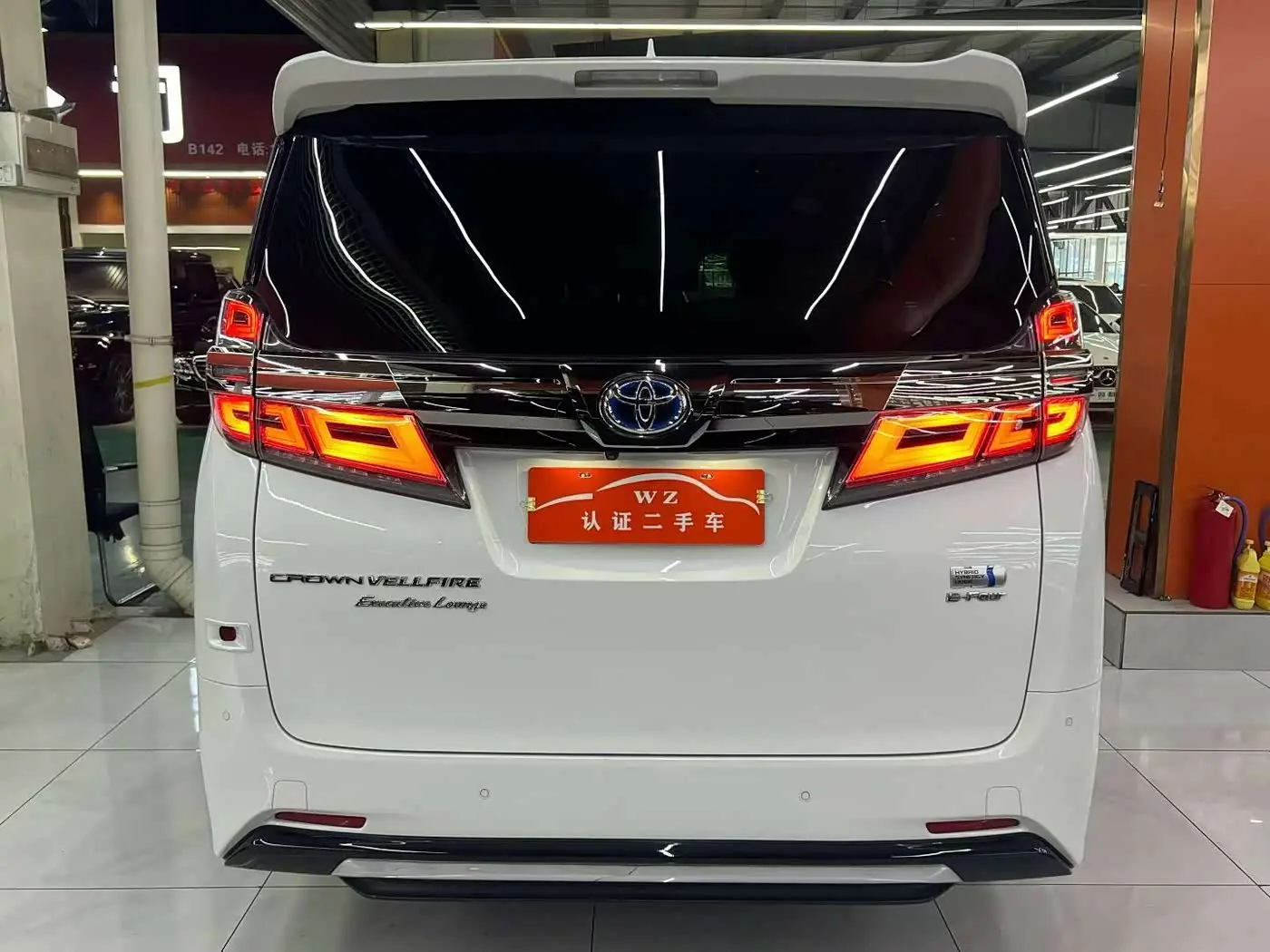 Toyota Vellfire 2022 — Photo 8/9