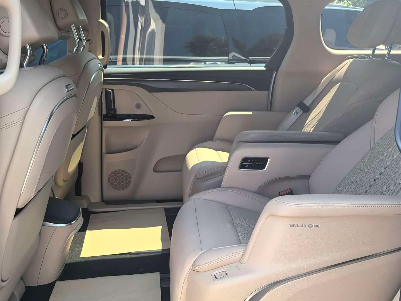Buick GL8 New Energy 2025 — ფოტო 5/8