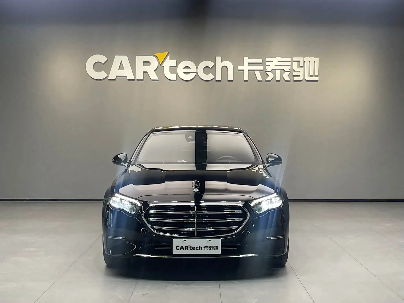 Mercedes-Benz E-Class 2024 — Photo 2/20