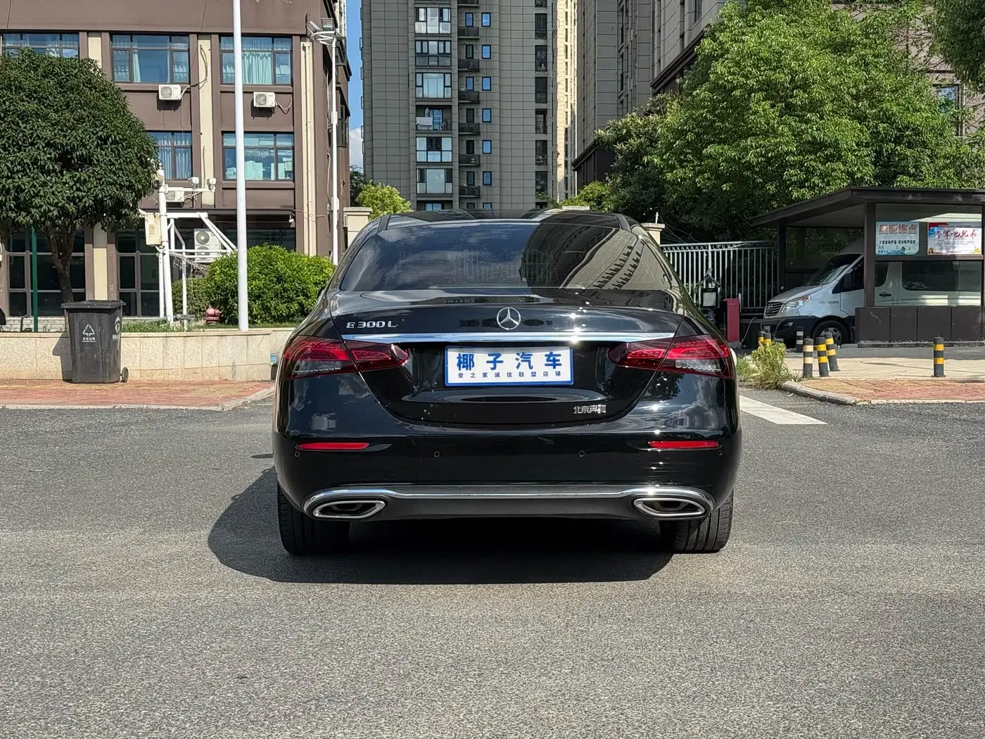 Mercedes-Benz E-Class 2022 — Photo 13/14