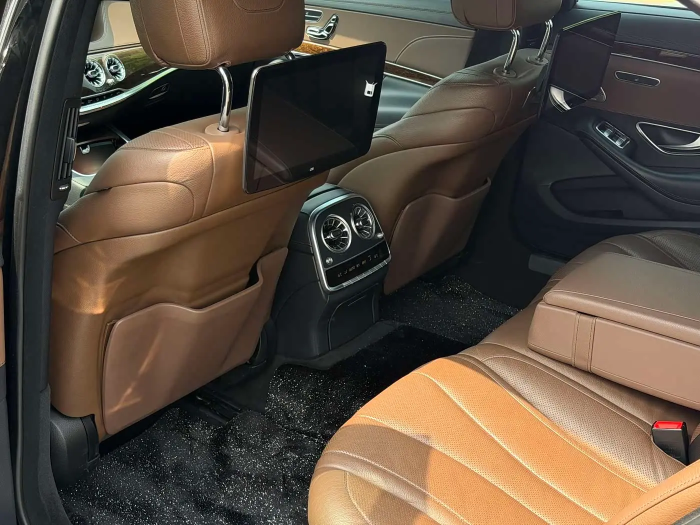 Mercedes-Benz S-Class 2016 — Photo 19/20