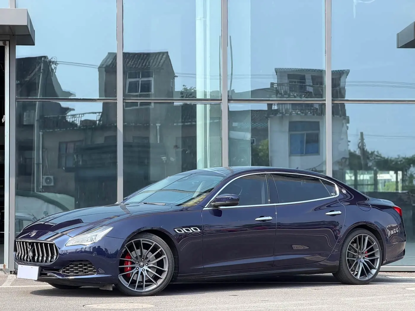 Maserati Quattroporte 2021 — Photo 1/15