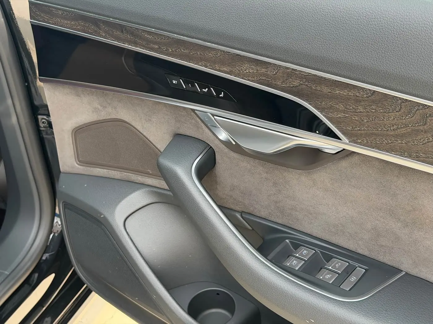 Audi A8 2020 — Photo 14/19