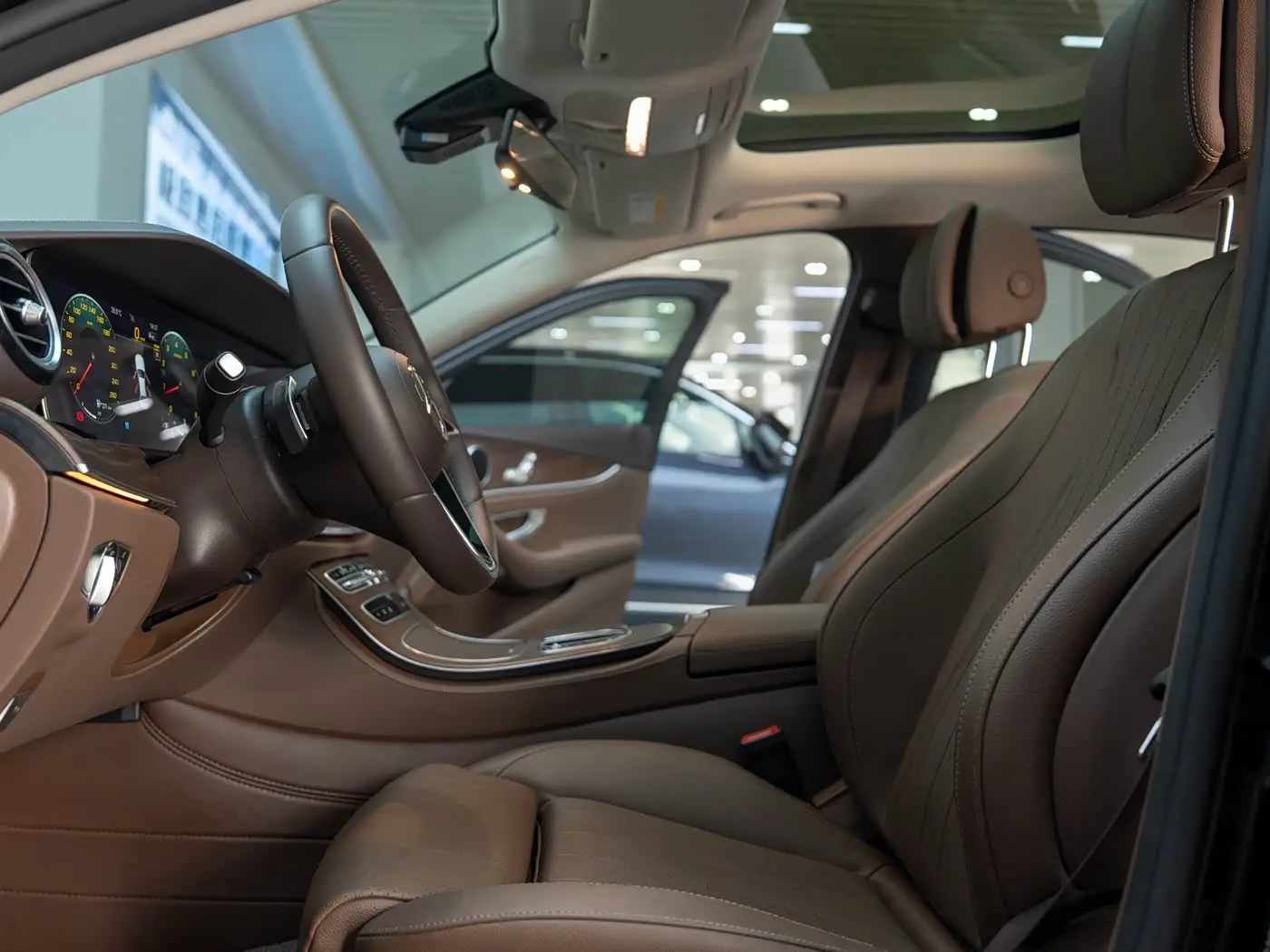 Mercedes-Benz E-Class 2023 — Şəkil 11/13