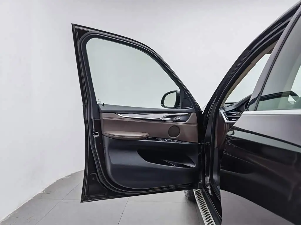 BMW X5 2017 — Şəkil 8/20