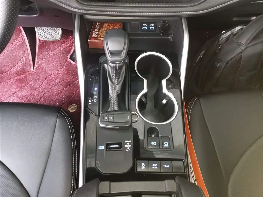 Toyota Crown Kluger 2021 — Şəkil 10/20