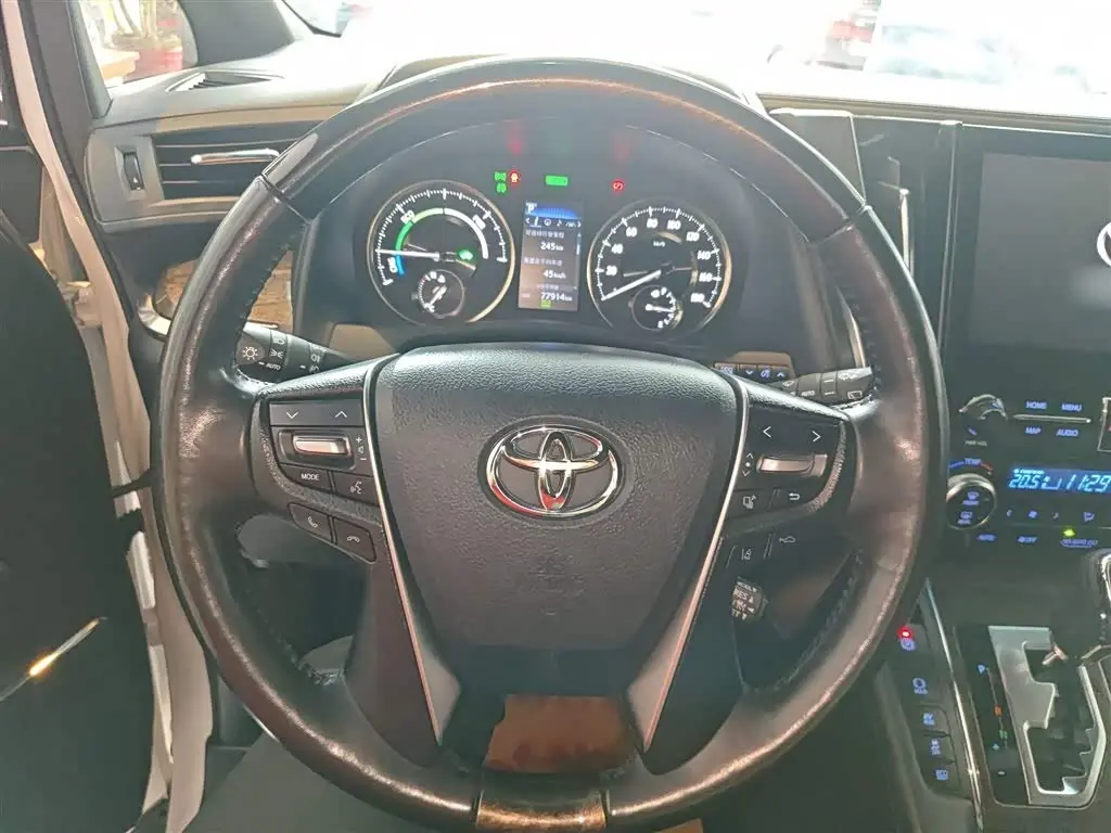 Toyota Vellfire 2020 — Photo 11/20