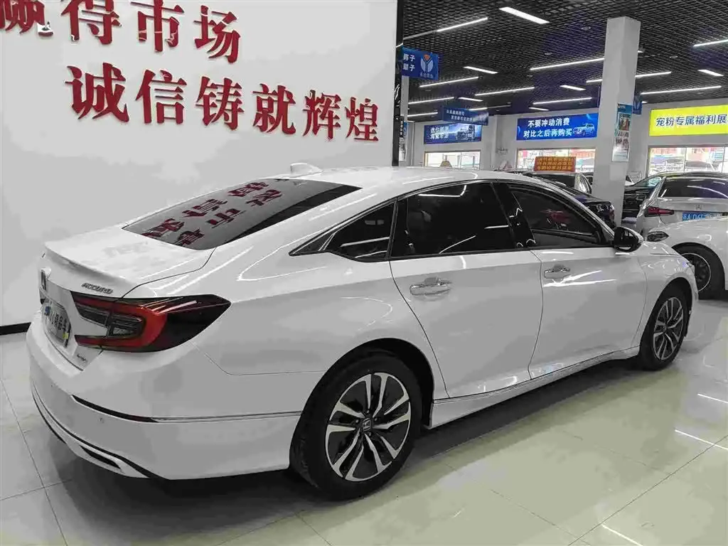 Honda Accord 2023 — Şəkil 6/9