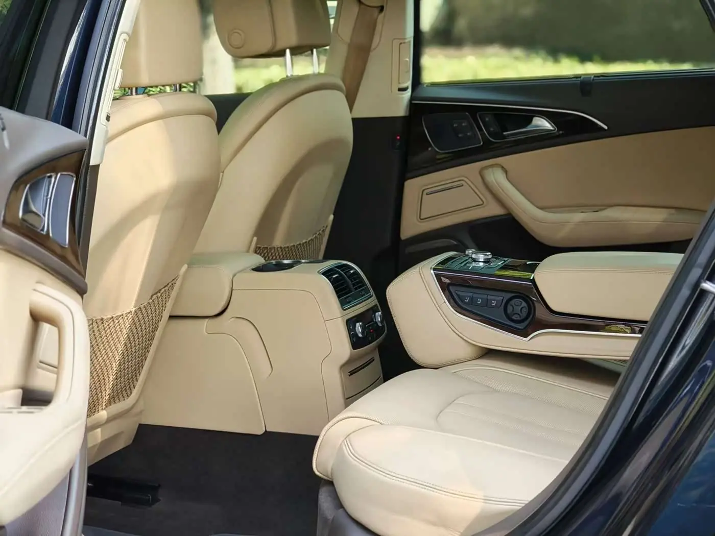 Audi A6L 2012 — Photo 5/20