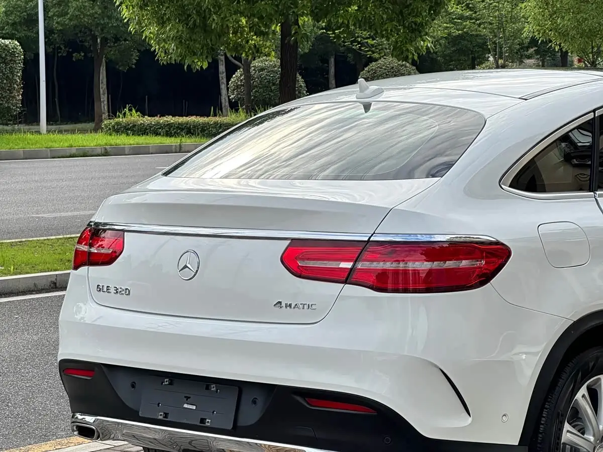 Mercedes-Benz GLE Coupe 2016 — Photo 10/20