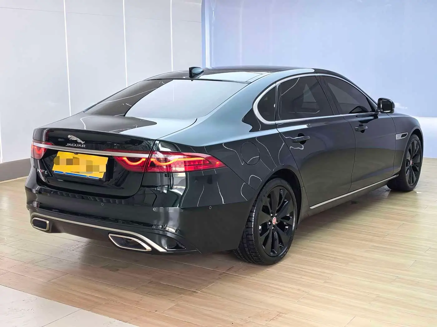 Jaguar XFL 2025 — Photo 3/20