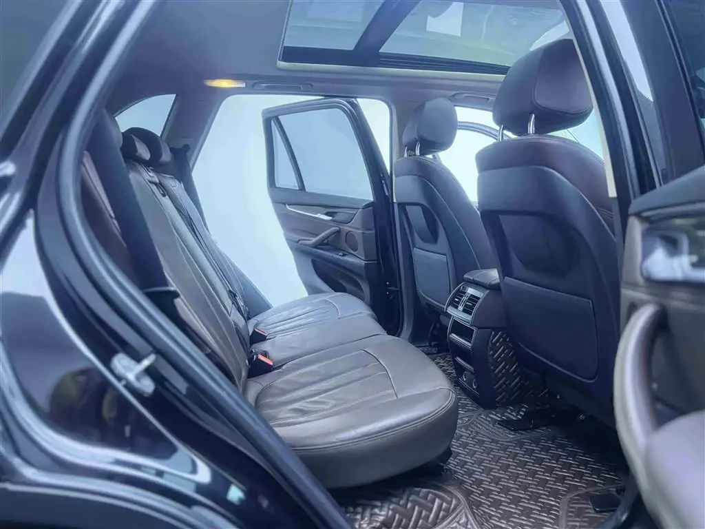 BMW X5 2015 — Photo 20/20