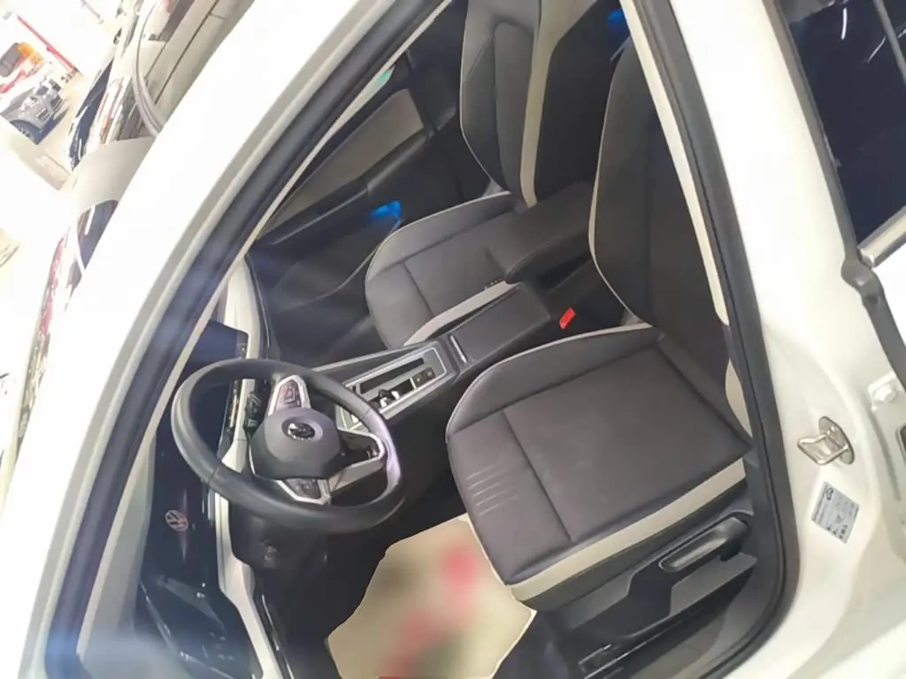 Volkswagen Golf 2022 — Photo 15/20