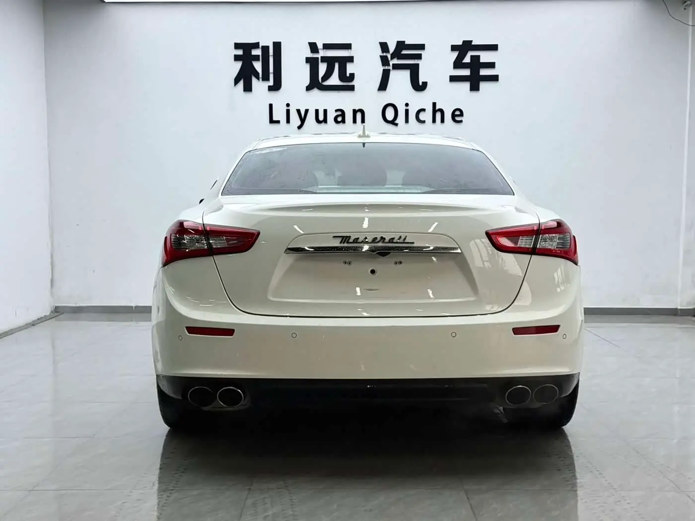 Maserati Ghibli 2016 — Şəkil 14/16