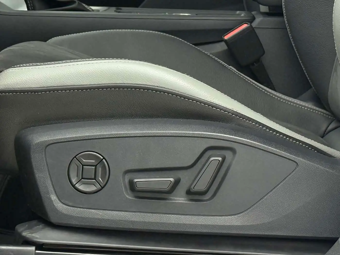 Audi Q3 2022 — Photo 19/20