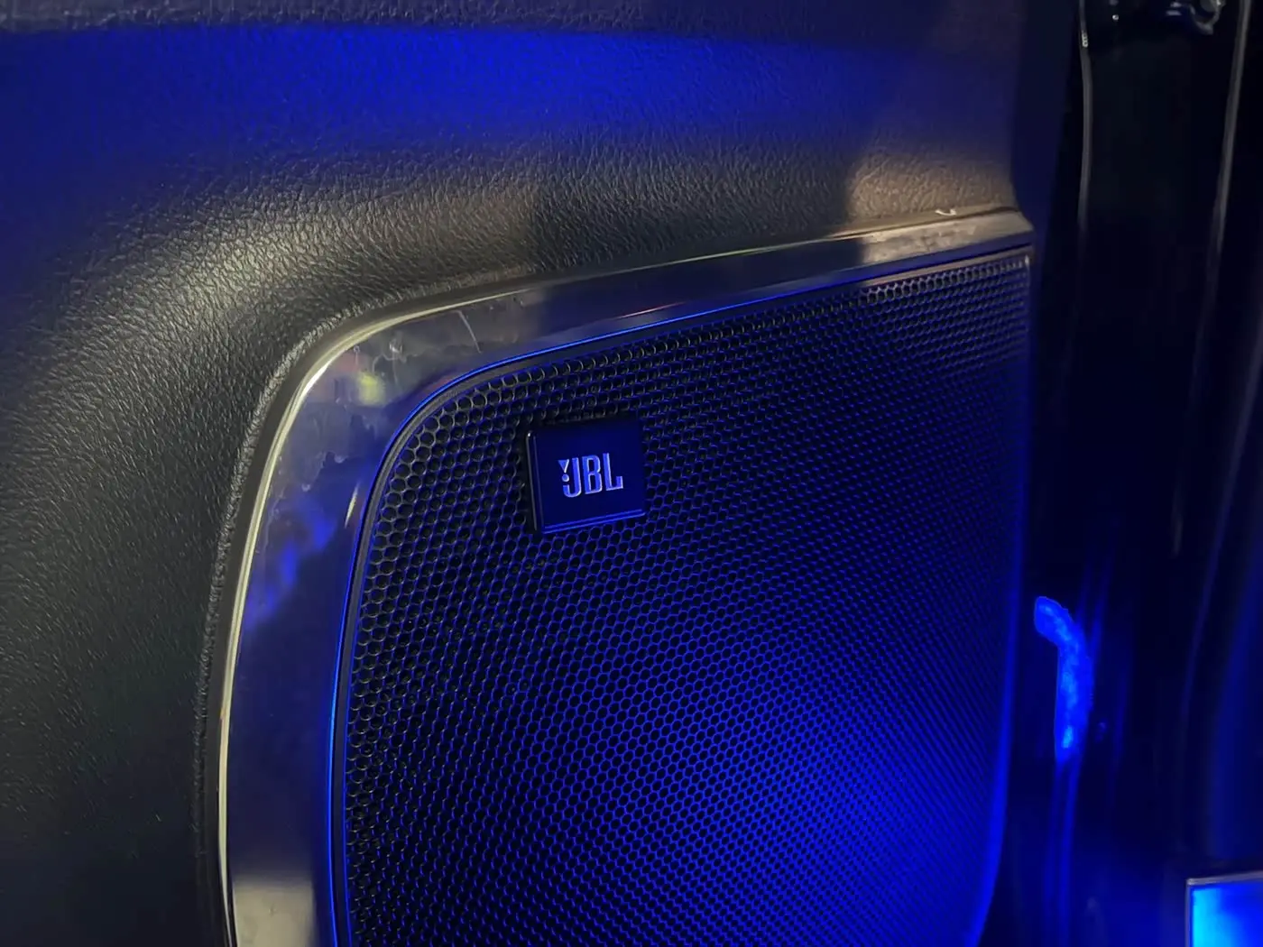Toyota Alphard 2020 — Photo 8/20