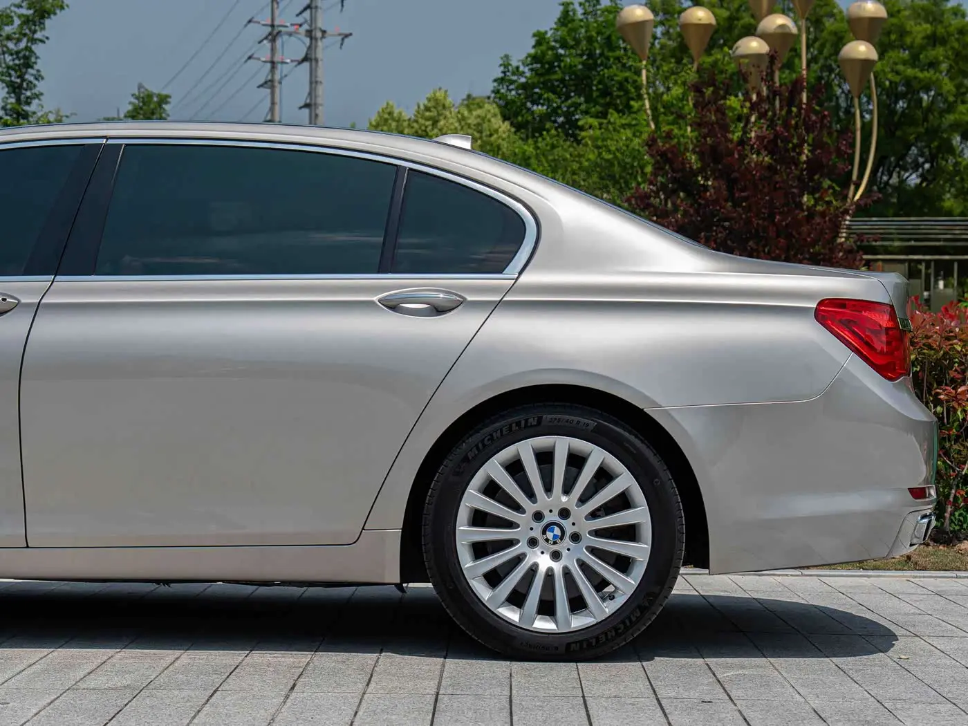 BMW 7 Series 2012 — Photo 6/20