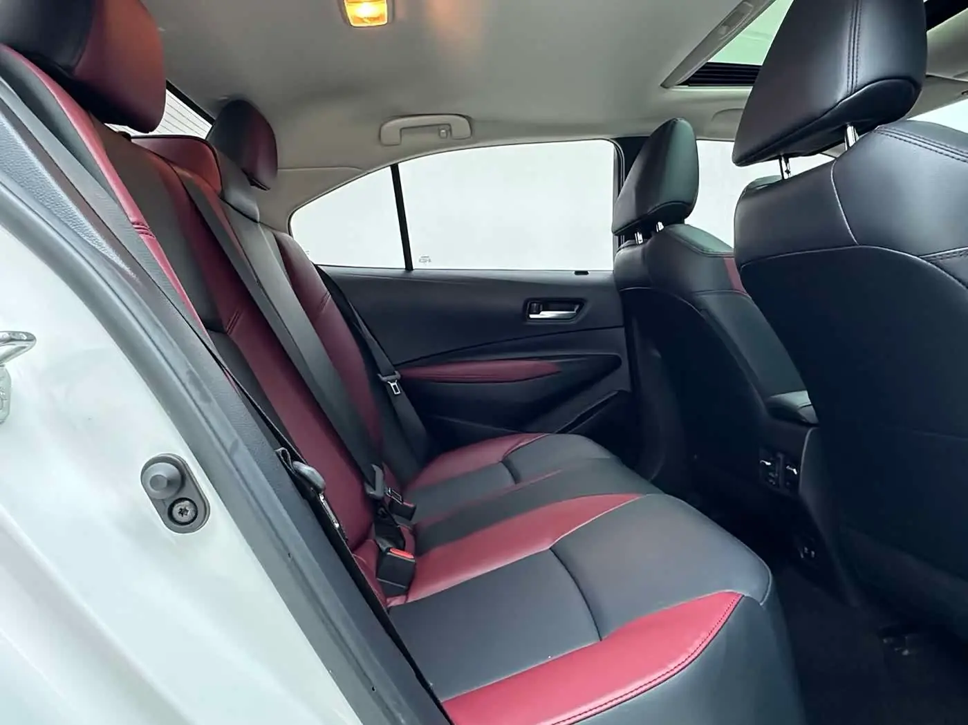 Toyota Corolla 2022 — Şəkil 10/20