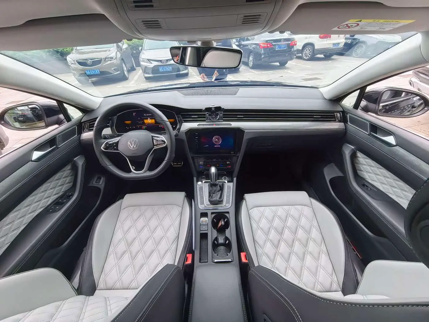 Volkswagen Magotan 2025 — Şəkil 7/14