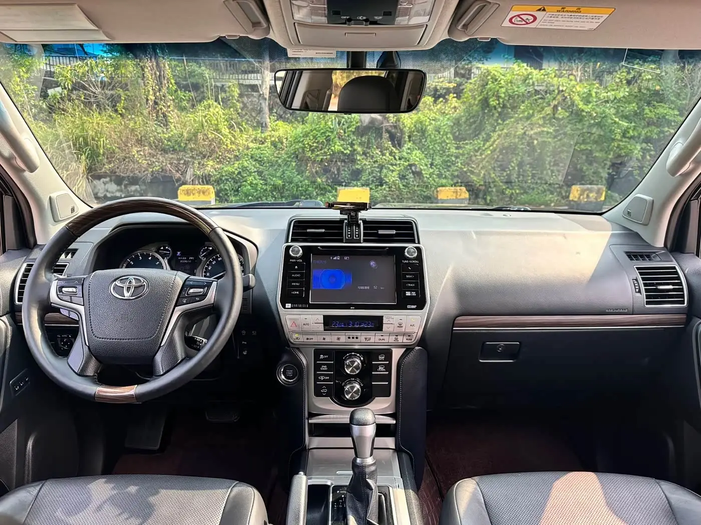 Toyota Prado 2018 — Photo 5/20