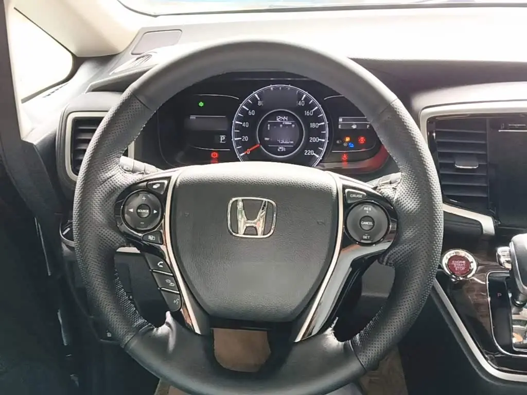 Honda Odyssey 2018 — Şəkil 11/20