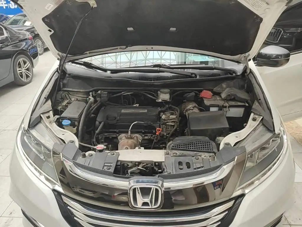Honda Odyssey 2018 — Şəkil 20/20