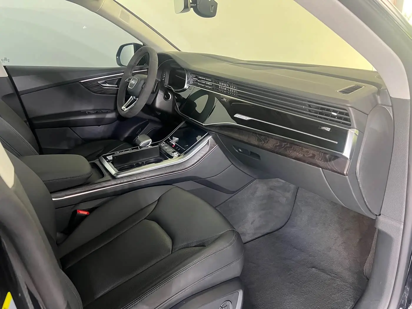 Audi Q8 2023 — Photo 18/20